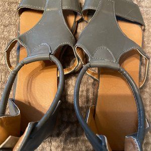 Brand new, never worn size 8